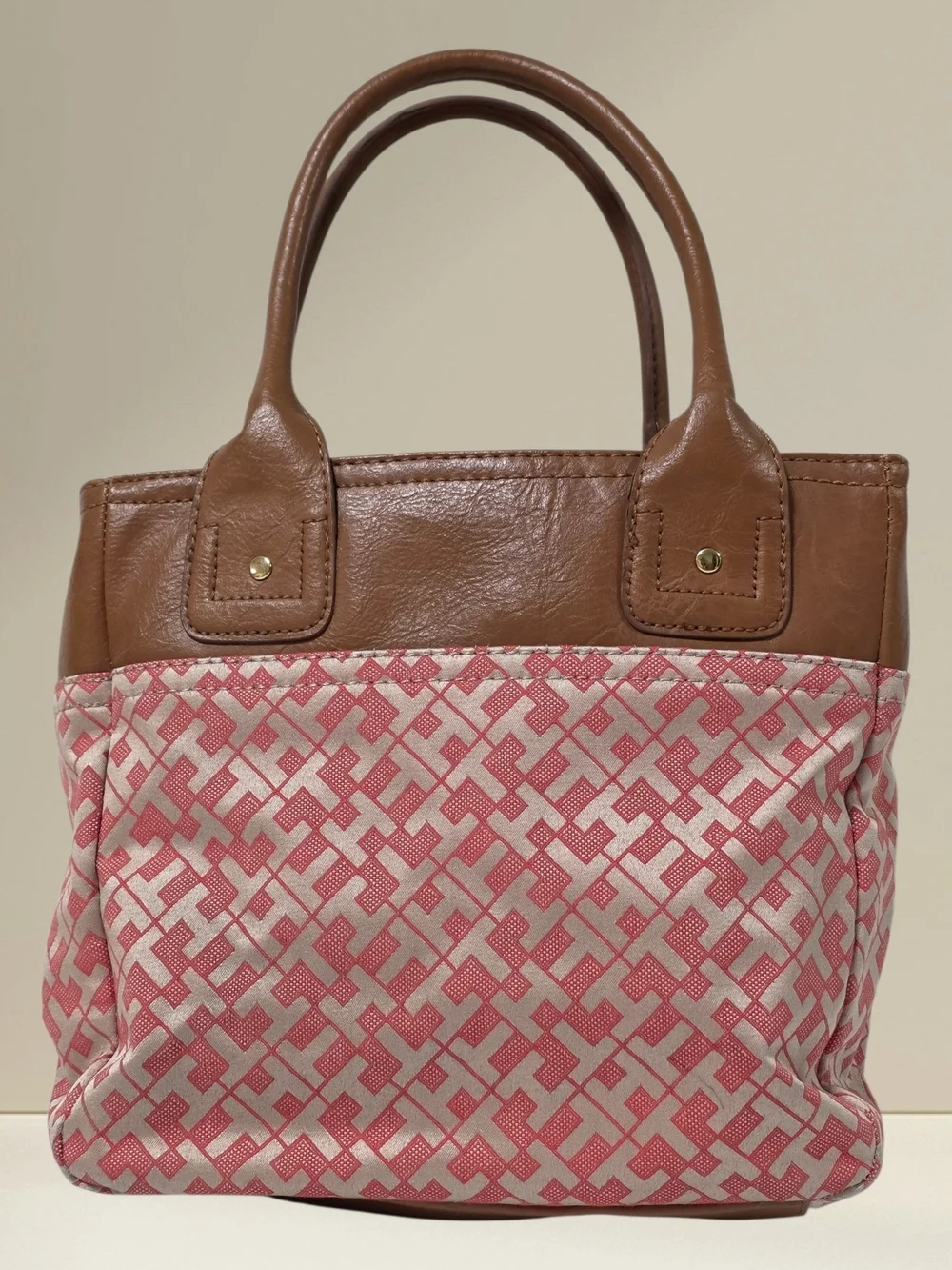👜🌺 Tommy Hilfiger Y2K Preppy Coral Monogram Tote Bag Purse Tan Leather Trim